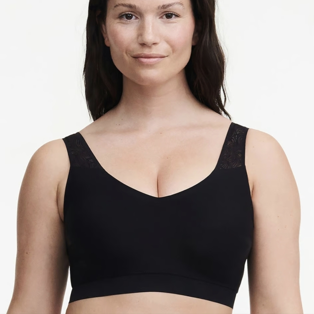 CHANTELLE 'SoftStretch' Padded Top with Lace Black Style #11G1 - Picture 2 of 5